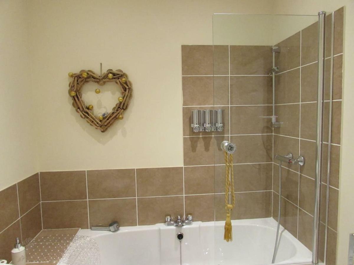 Apartment 5 - Two Bedroom Luxury Apartment Close To Town, Mainline Rail & Theatre Stylish And Comfortable دارلينجتون المظهر الخارجي الصورة